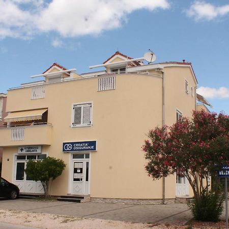 Apartments Dalmata ビオグラード・ナ・モル エクステリア 写真