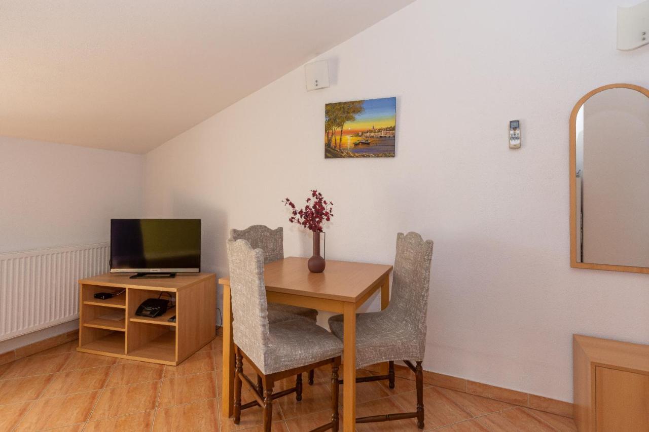 Apartments Dalmata ビオグラード・ナ・モル エクステリア 写真